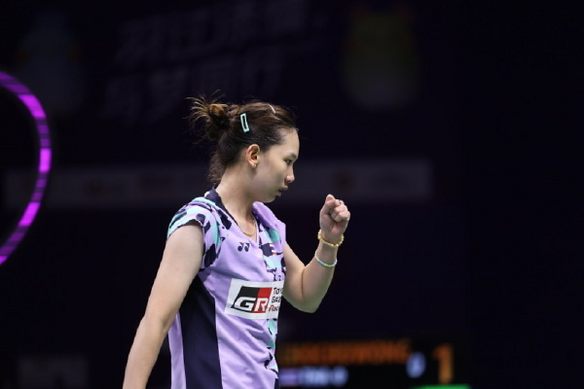 中再次陷入 中再次陷入