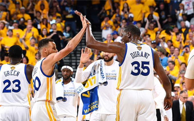 史伤口与跨 史伤口与跨